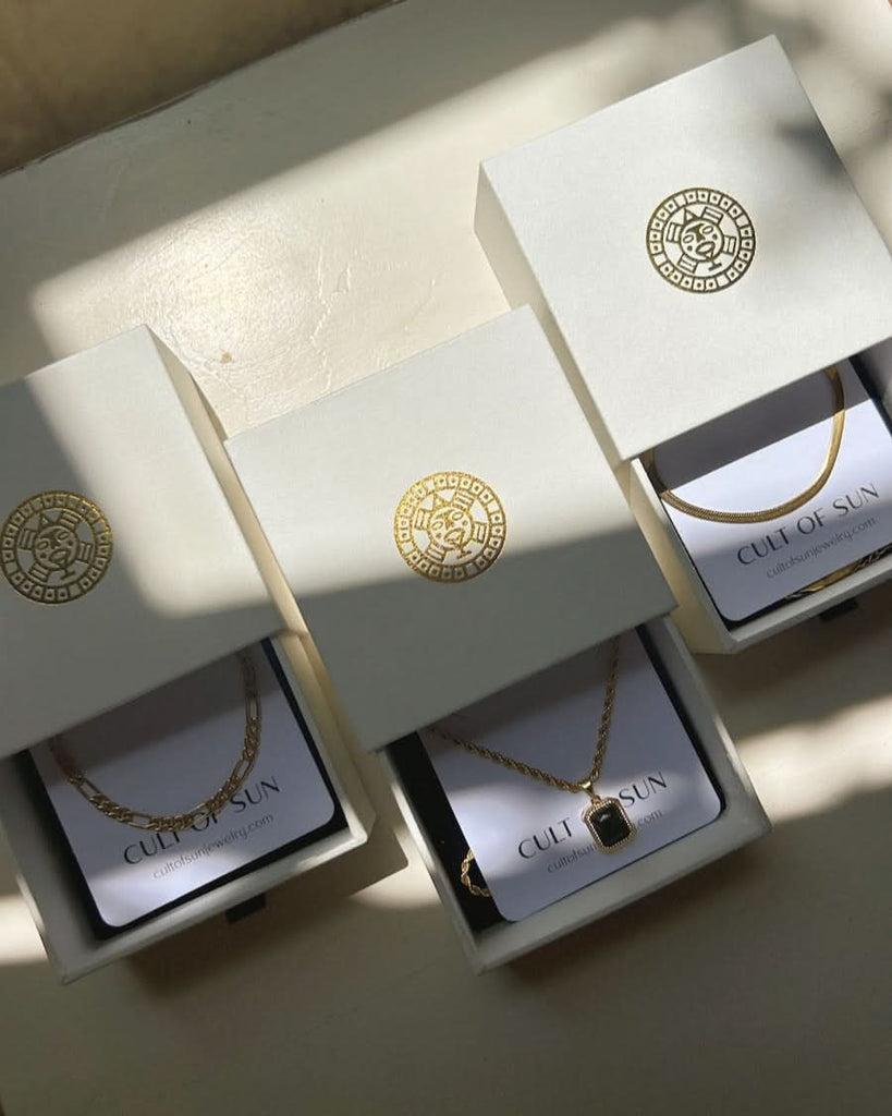 CULT OF SUN onyx necklace set